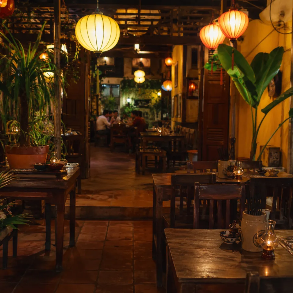 Bàn ăn tại Trần Thị Mười